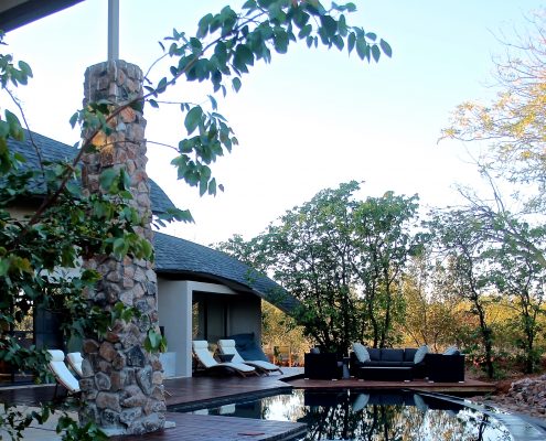 Lodge with swimming pool